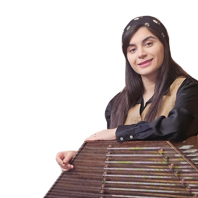 هستی همتی